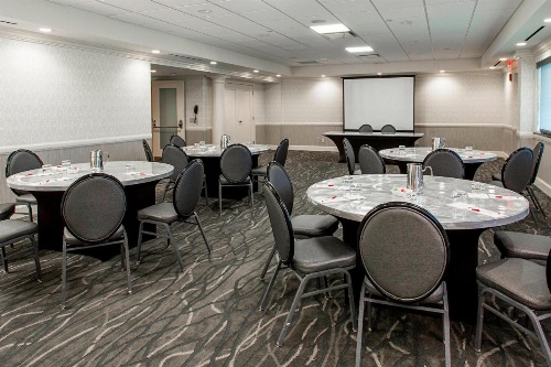 Rochester Airport Marriott image 8